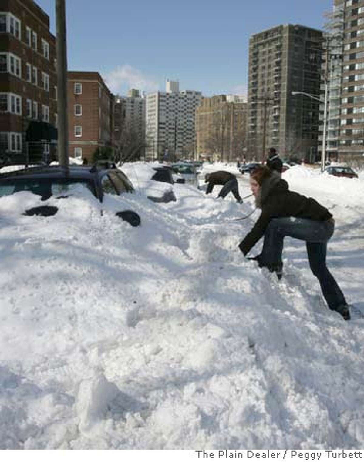 Several die as huge snowstorm hammers Midwest, East Coast