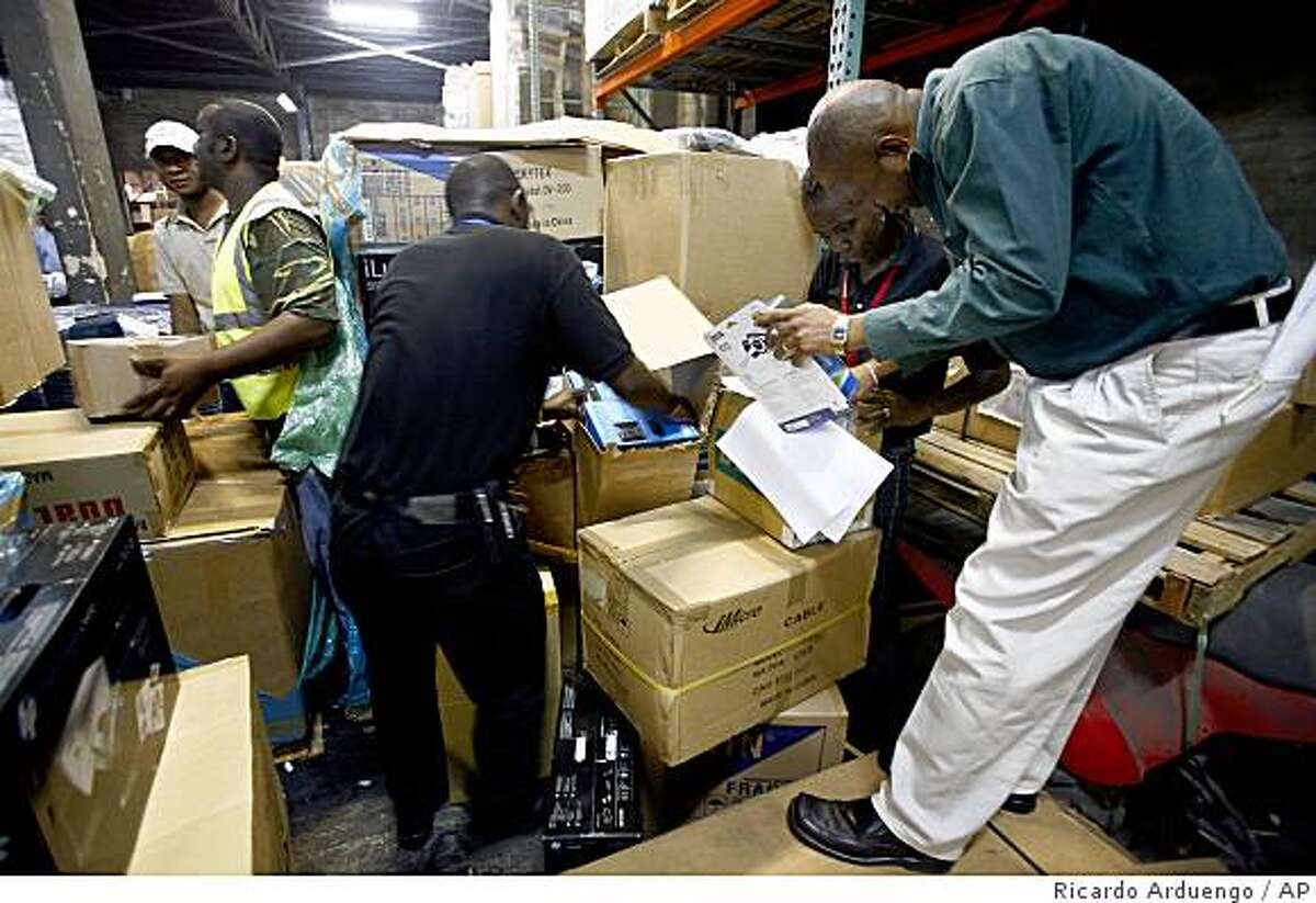 Guns flood Jamaica from U.S., officials say