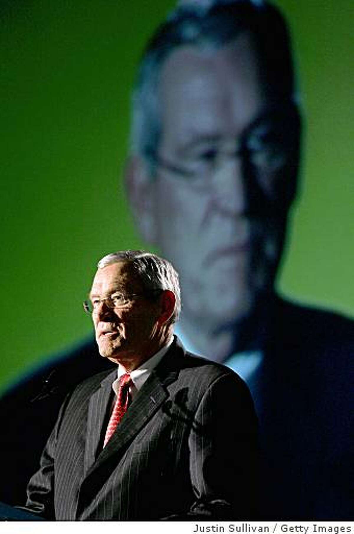 Retired AT&T chief Ed Whitacre set to lead GM