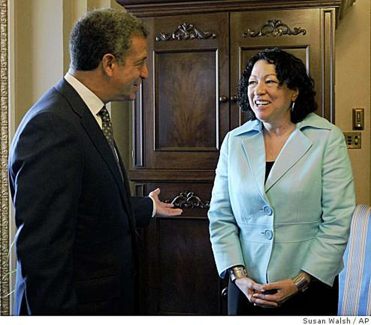 Supreme Court nominee Sonia Sotomayor meets with Sen. Russ Feingold, D-Wis. on Capitol Hill in Washington, Wednesday, June 10, 2009. (AP Photo/Susan Walsh)