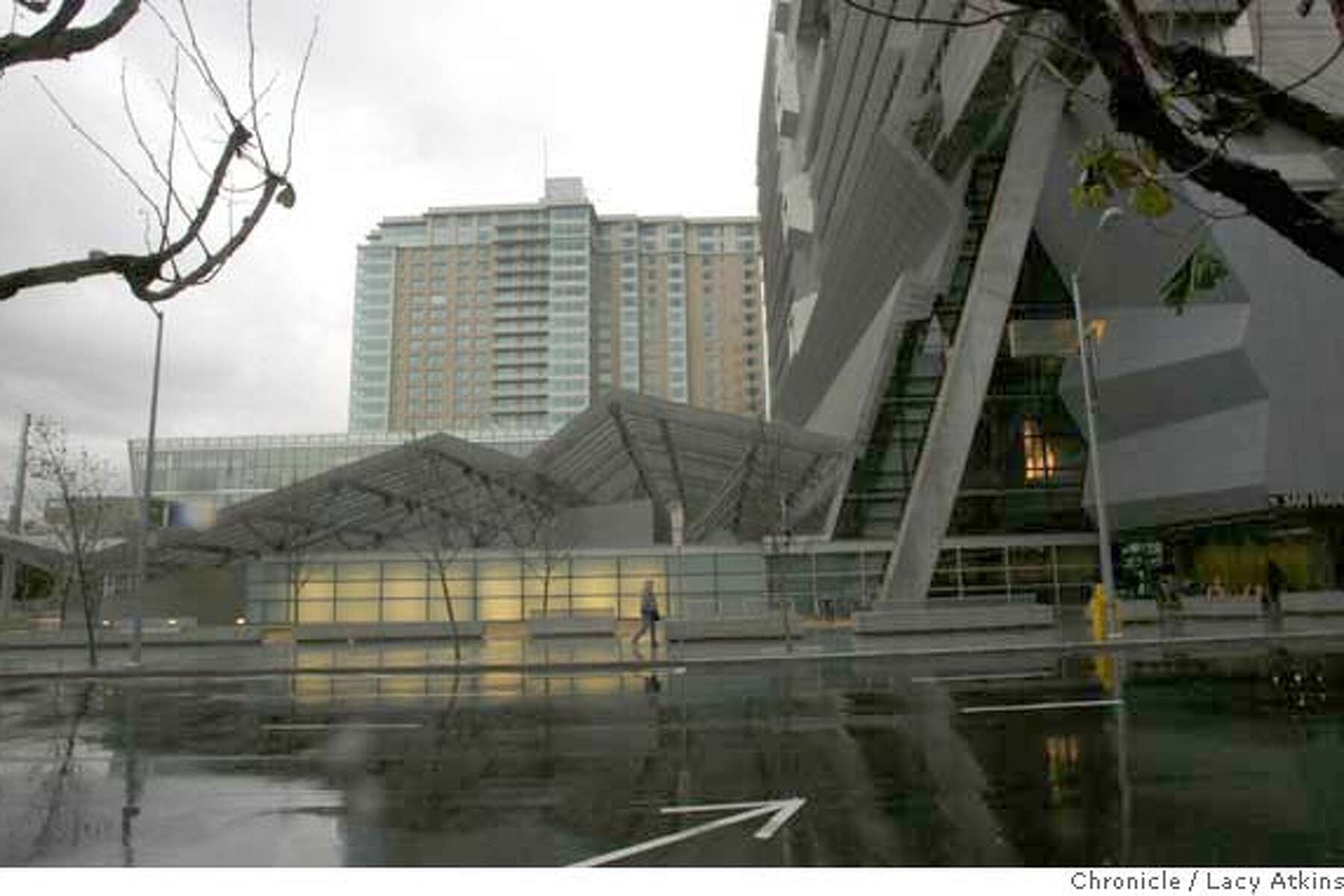 Soma Grand Parking Garage | Dandk Organizer