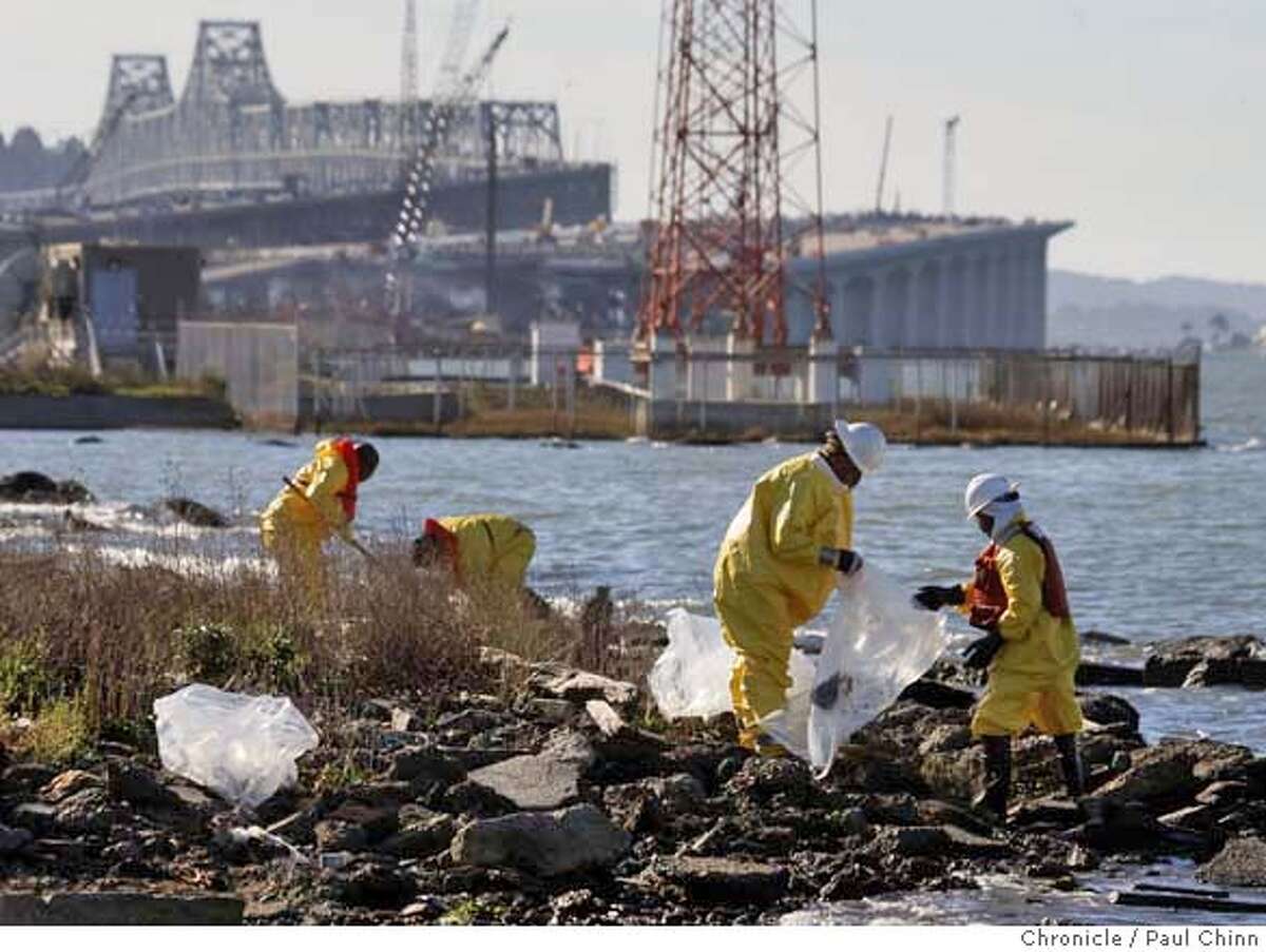 Coast Guard replaces its commander in spill disaster