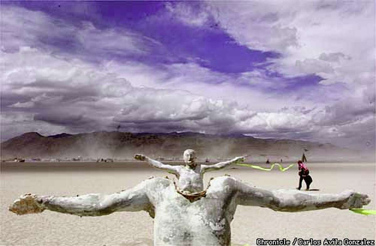 30,000 Artists Revel in the Dirt / Dust is thicker than sex, drugs and beer  at Burning Man Festival