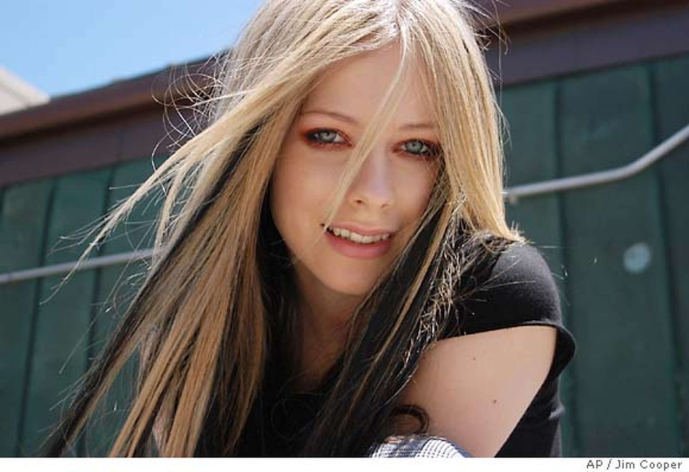 Avril Lavigne gets rude on MTV; Madonna tour slammed by press; Courtney  Love gets cartoonish