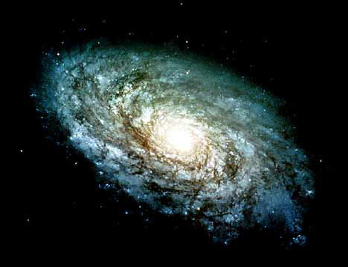 Decade of Discovery / Hubble telescope's 10 years of unprecedented insight