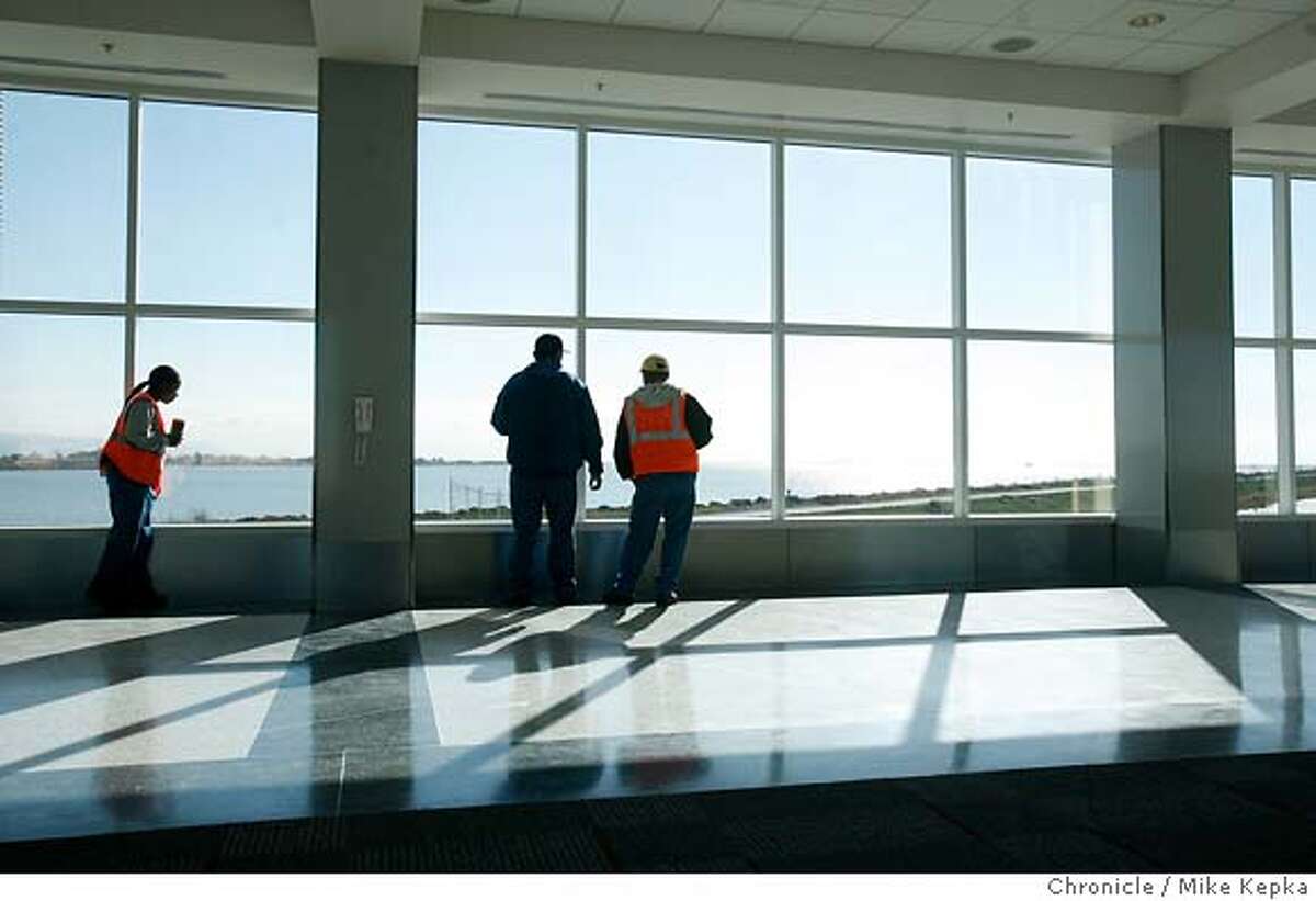 Expansion project / Oakland airport adds gates, plans for growth