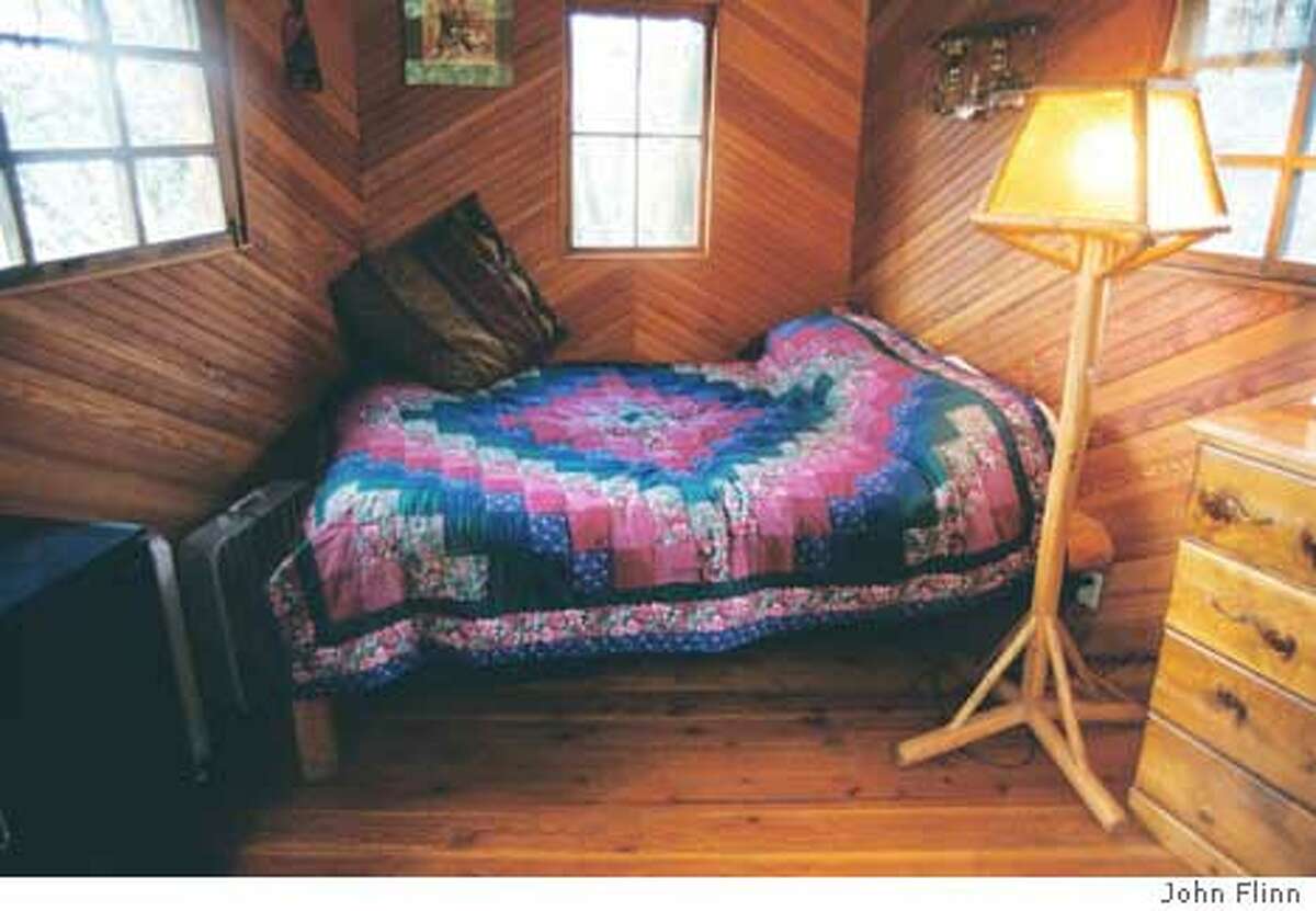 Branching out at a bed and barkfest / Oregon treesort offers lofty lodging