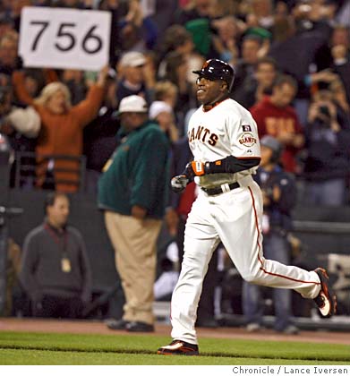 Bonds blasts record 756th home run