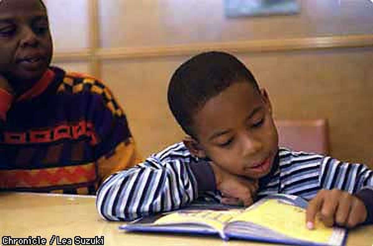 Bedtime Stories for Kids in Jail / Volunteers bring readings, music