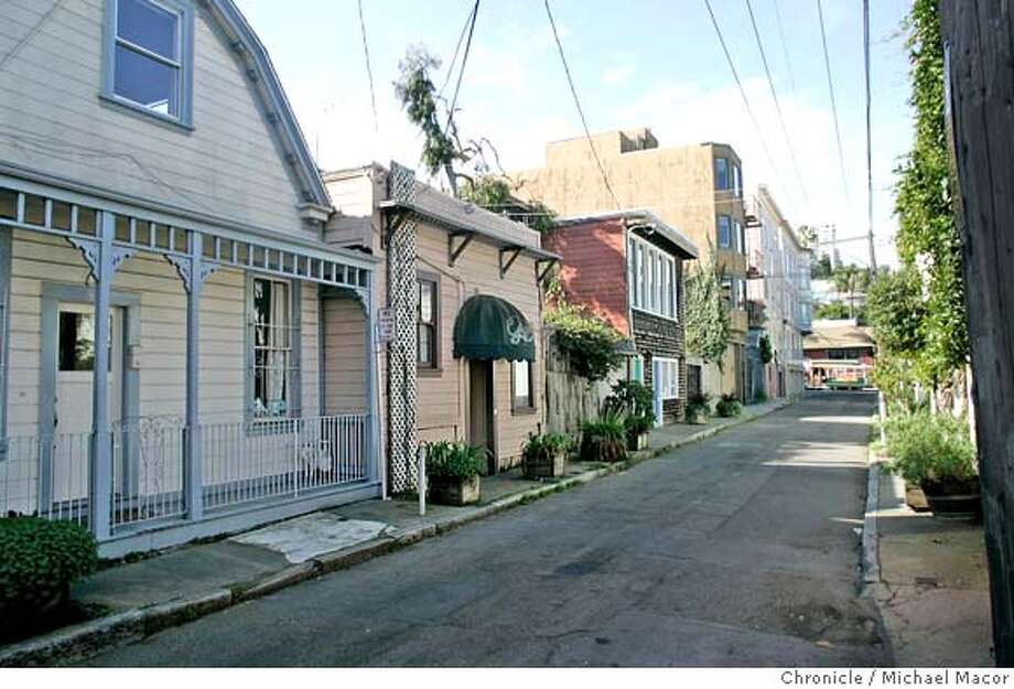Place21_009_mac Jpg Water St A Neat One Block Remnant Of Old Anything Place21_009_mac Jpg Water St A Neat One Block Remnant Of Old Anything