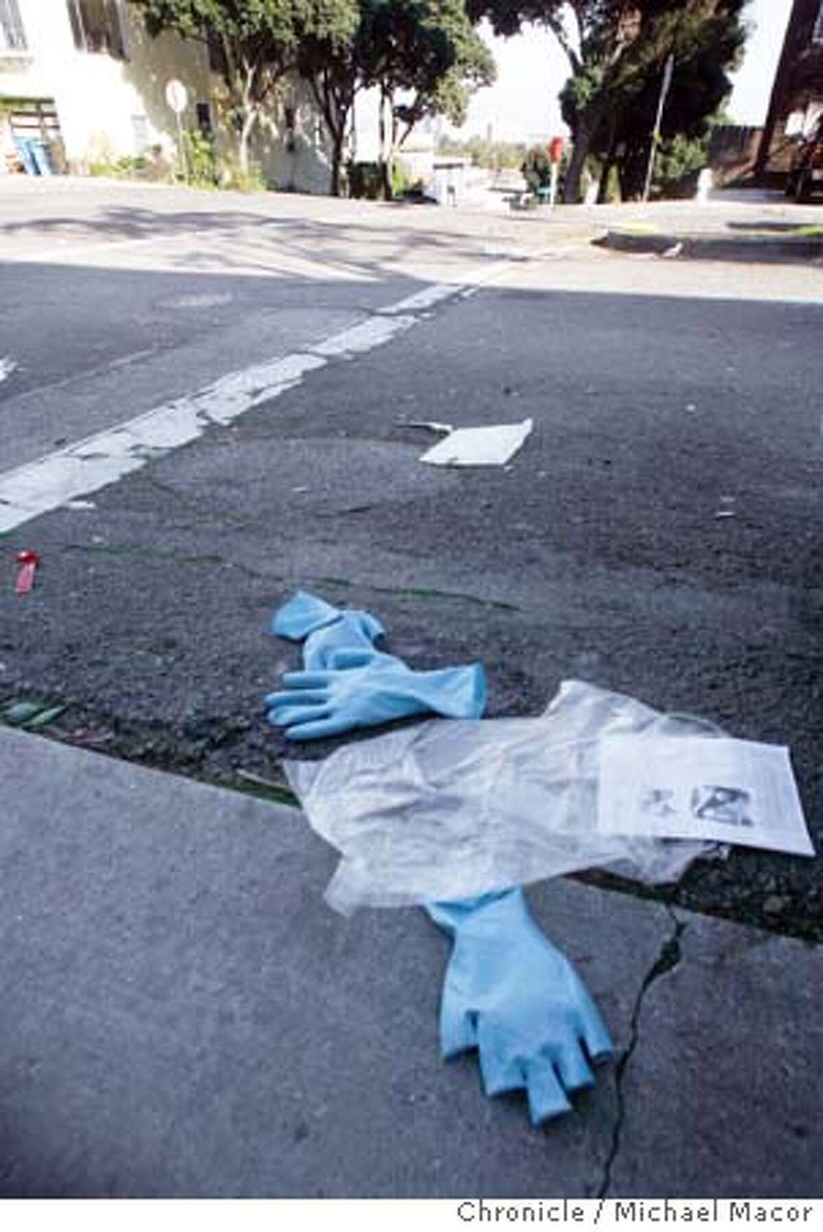 SAN FRANCISCO / Bayview shooting leaves 3 dead / 4th person in car is