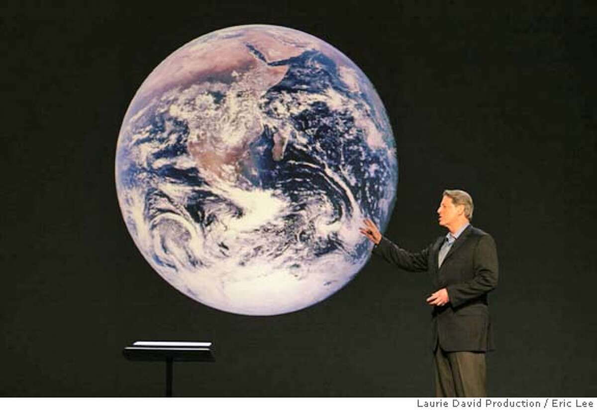 Al Gore in �An Inconvenient Truth�. Paramount Classics and Participant Productions present a Lawrence Bender / Laurie David Production. CR: Eric Lee