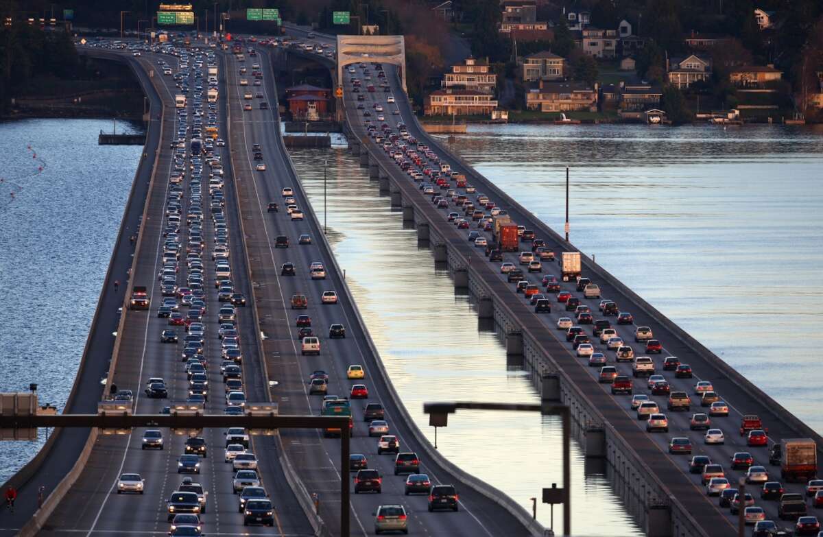 Самый длинный пост. Наплавной мост Сиэтл. Сиэтл Понтонный мост. Мост 520 Сиэтл. Самый длинный наплавной мост в мире, Сиэтл.