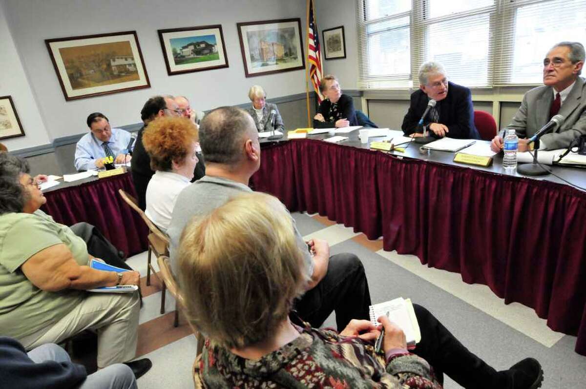 Iowa senator wants to look into Saratoga housing issues