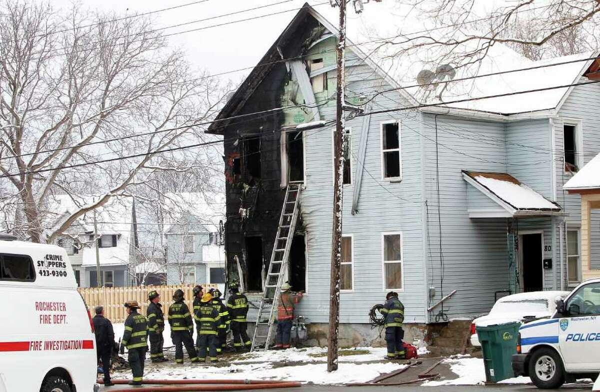 Fire breaks out in upstate NY home; 4 people die