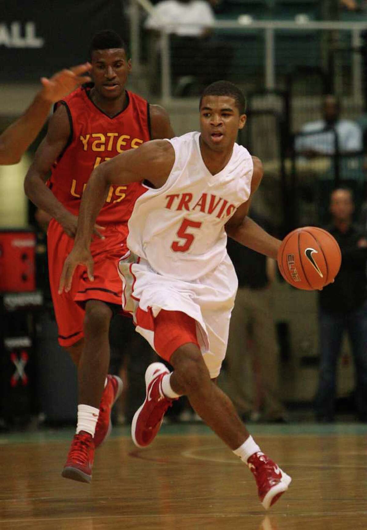 Andrew Harrison Travis The other half of the Harrison twins, Andrew averages 16.4 points per game for the Tigers. He and his brother (both 6-5) make life hard for opponents in every game. Like Aaron, Andrew is considering Baylor, Kentucky, Villanova and Maryland.