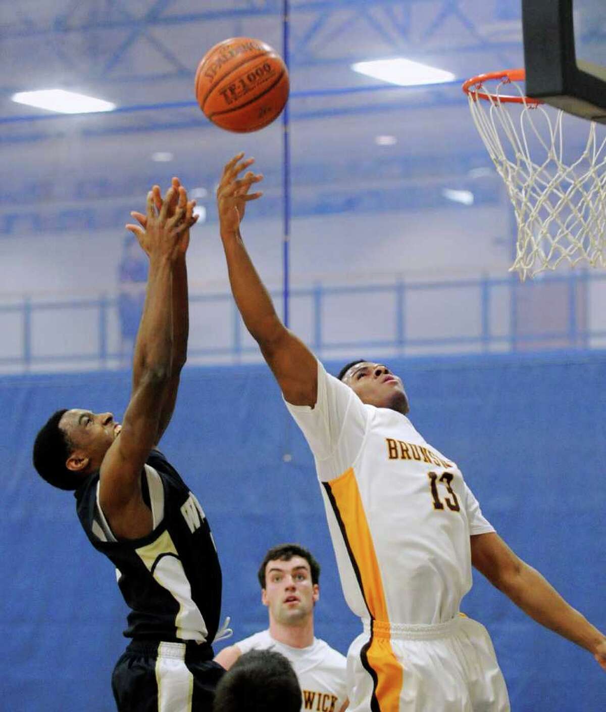 brunswick-basketball-team-falls-to-rye-country-day-in-faa-quarterfinals