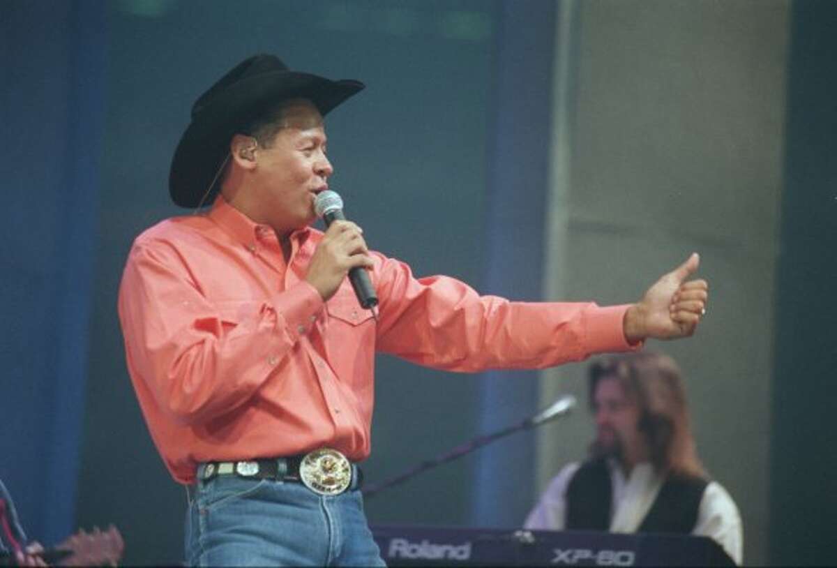 Country singer Neal McCoy's tour bus goes up in flames, no one injured
