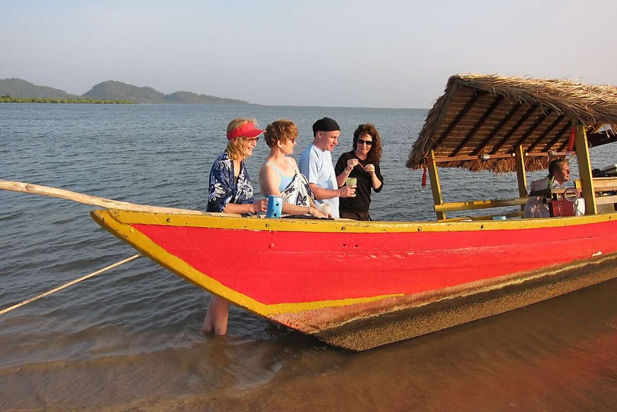 dinner cruise cambodia