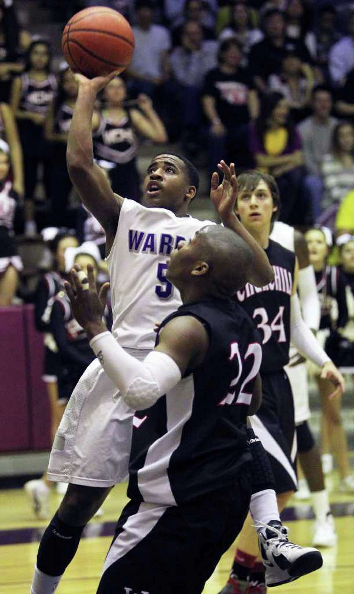 Marcus Keene scores all 11 of Warren’s fourth-quarter points, including the game-winning shot with 1.4 seconds left, giving the Warriors a thrilling 77-76 victory over Churchill.