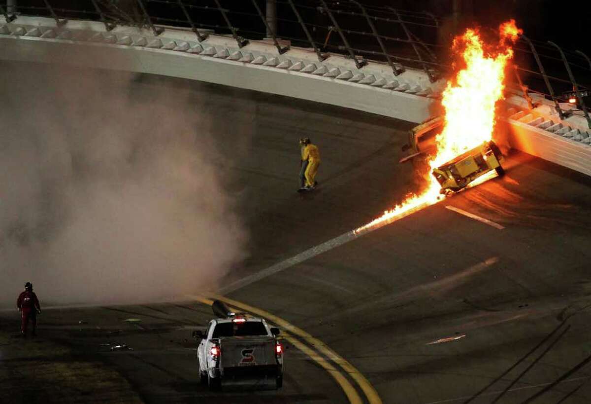 Matt Kenseth wins Daytona 500 after fire and rain