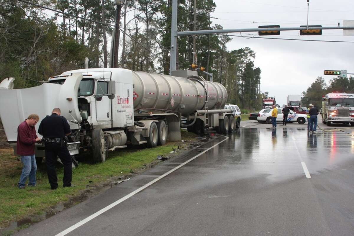 Three taken to hospital after SUV, 18wheeler wreck in Lumberton