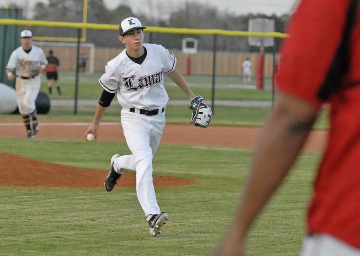 Baseball Lamar makes pitch for second straight title