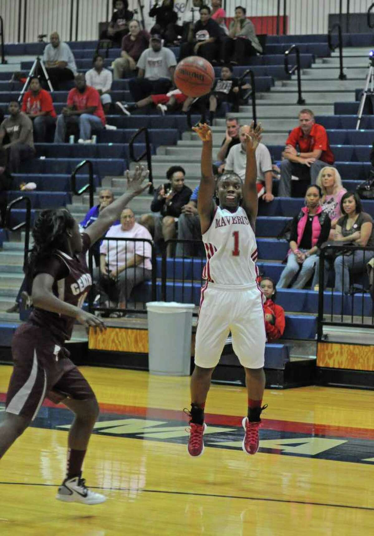 Girls basketball: Manvel bows out in regionals