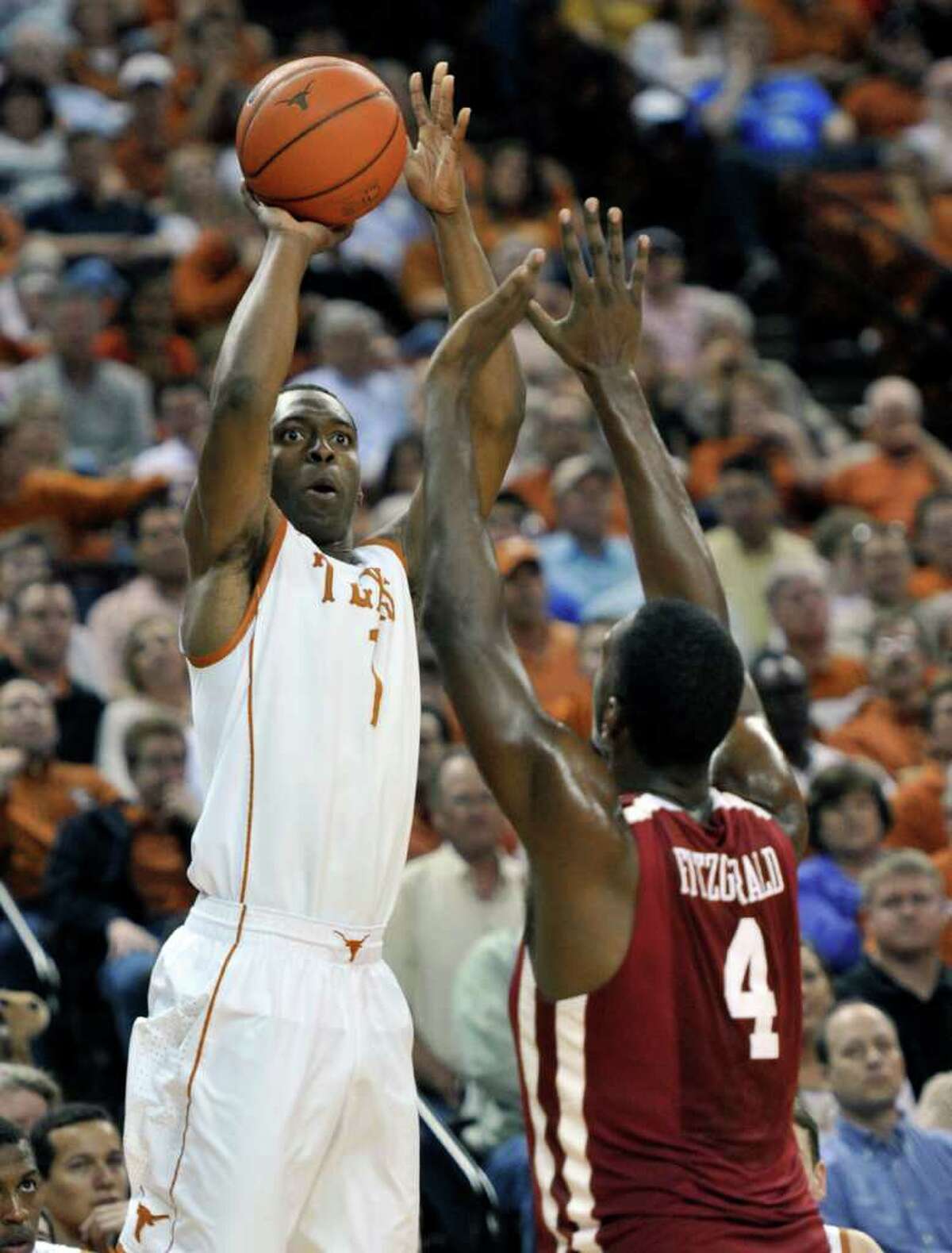 Texas guard Sheldon McClellan led all scorers with 24 points in the Horns' victory.