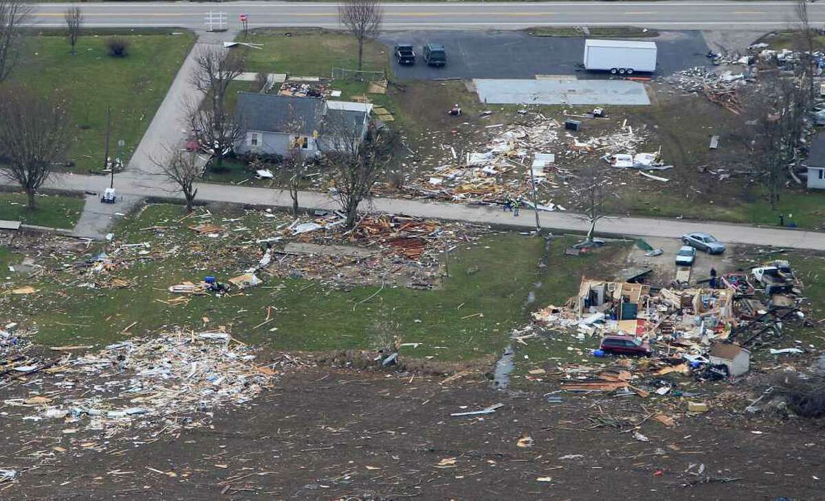 Tornadoes on deadly U.S. rampage