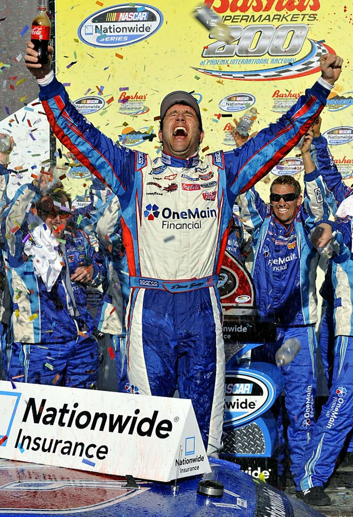 Elliott Sadler wins Nationwide race at Phoenix