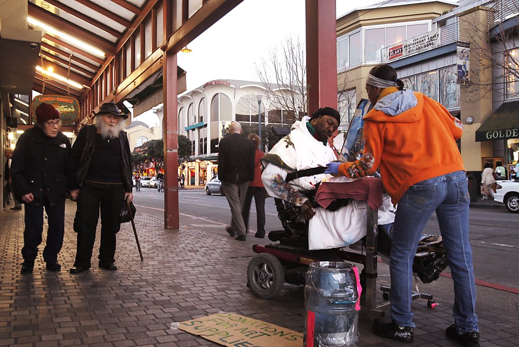 Quadriplegic painter creates art using his mouth