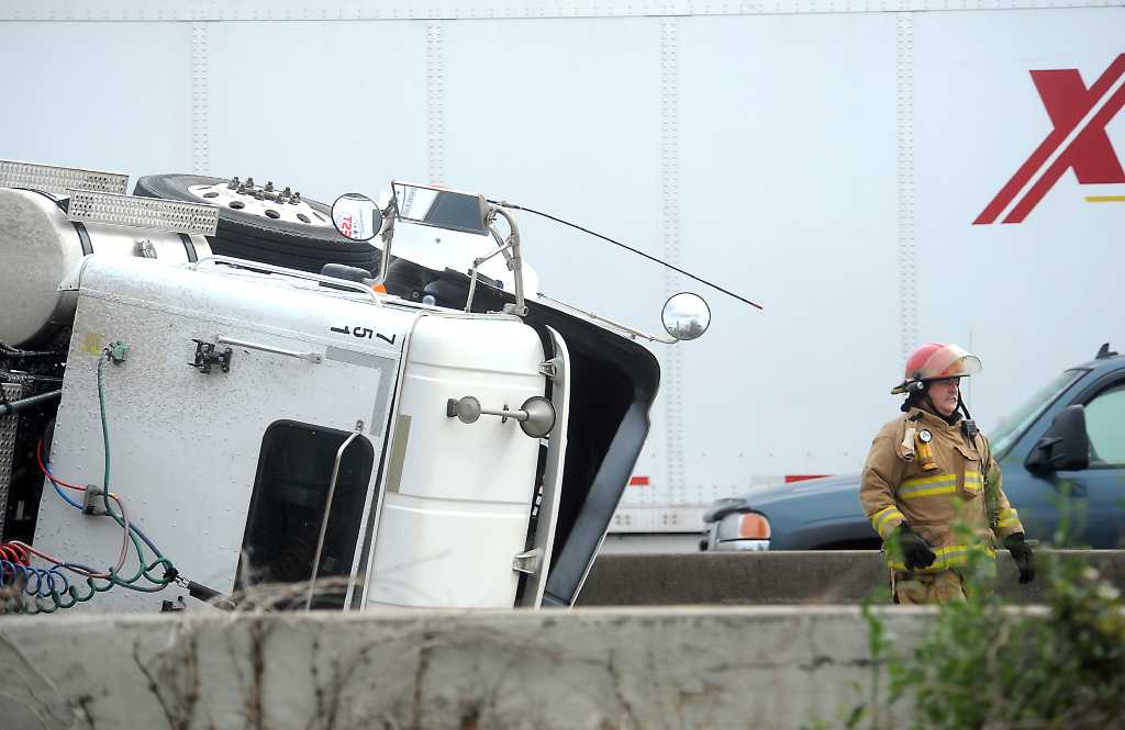 Hazardous Chemical Spilled In 18-wheeler Crash On I-10