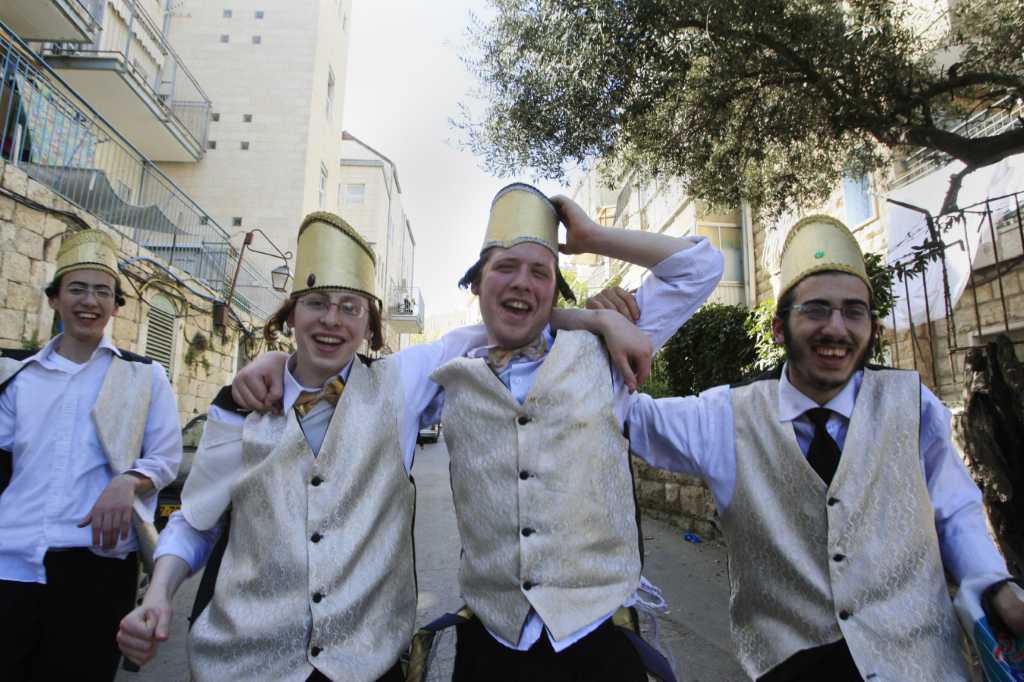 Jews worry about Purim's endorsement of alcohol
