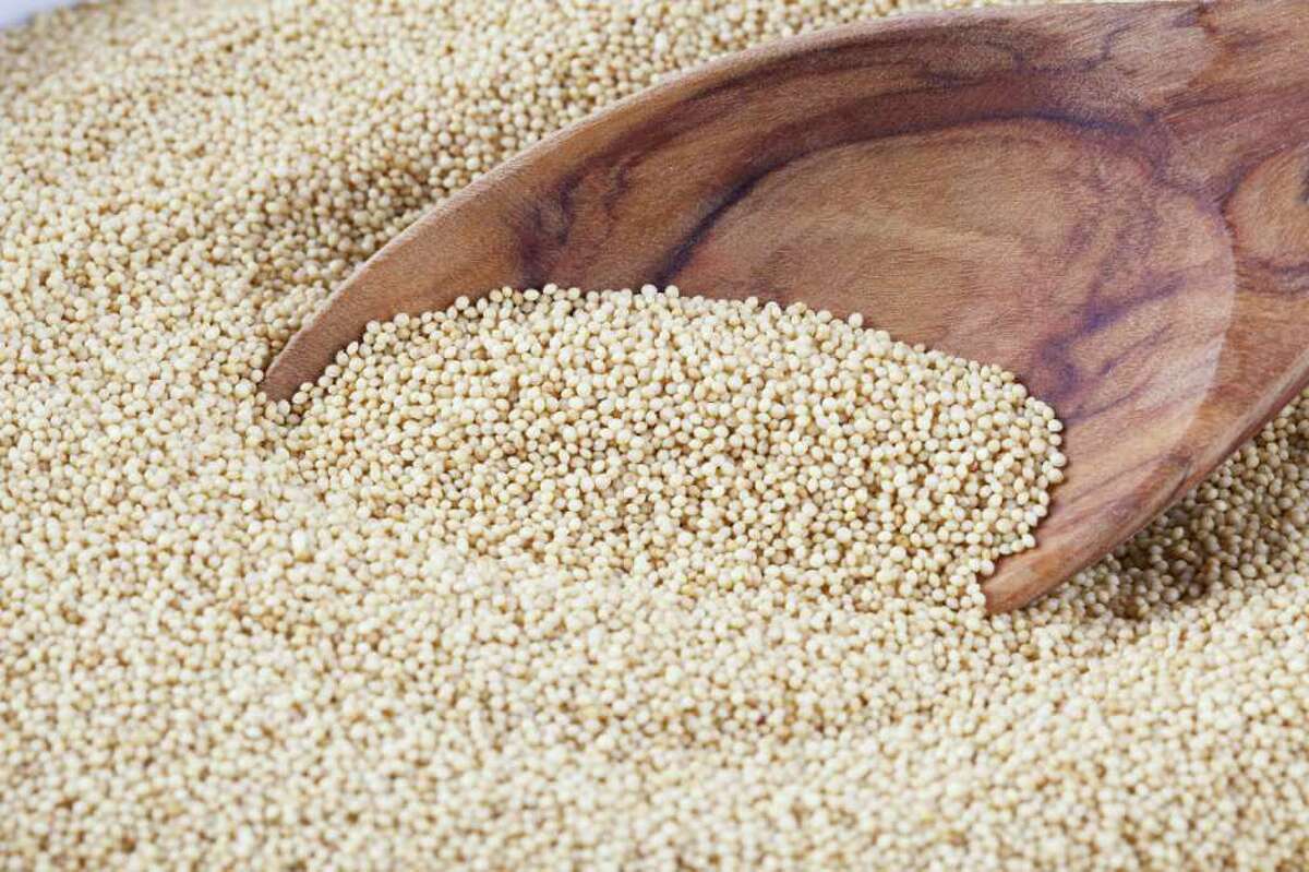 Семена амаранта. Амарант крупа зерно. Амарант пшеница ацтеков. Амарант крупа фото.