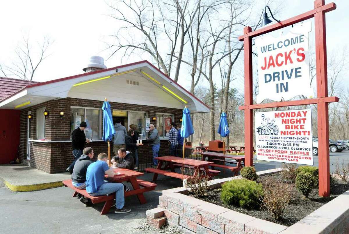 Seasonal eateries springing to life