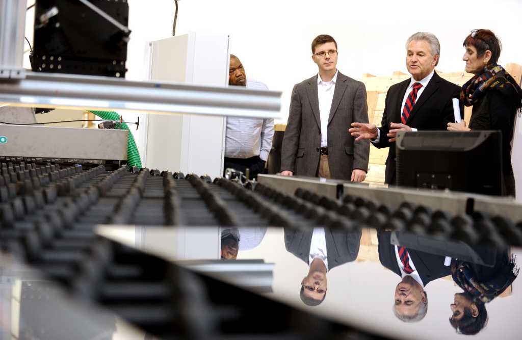 Dark Field Technologies: helps makes solar shine