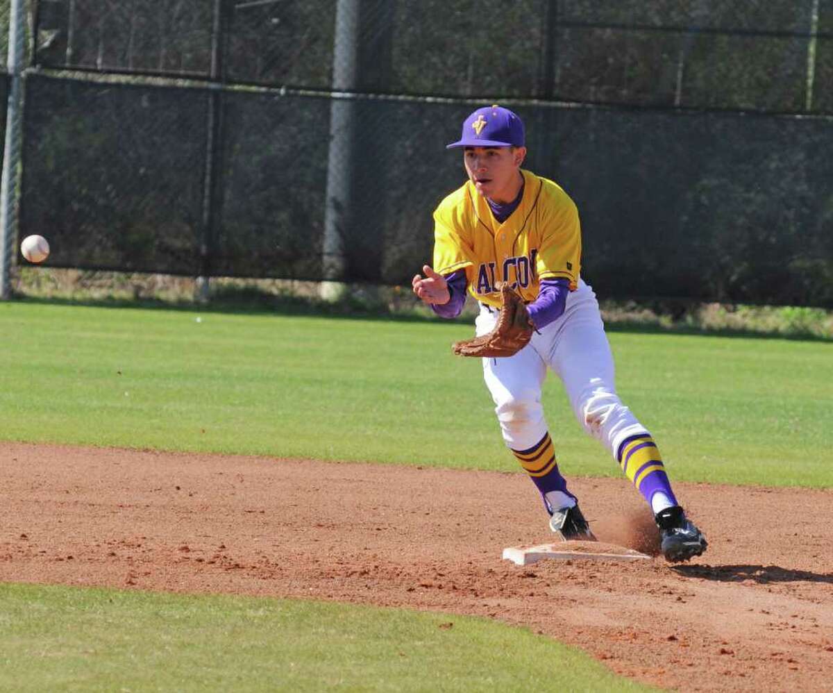 Baseball Falcons lay playoff flight plan