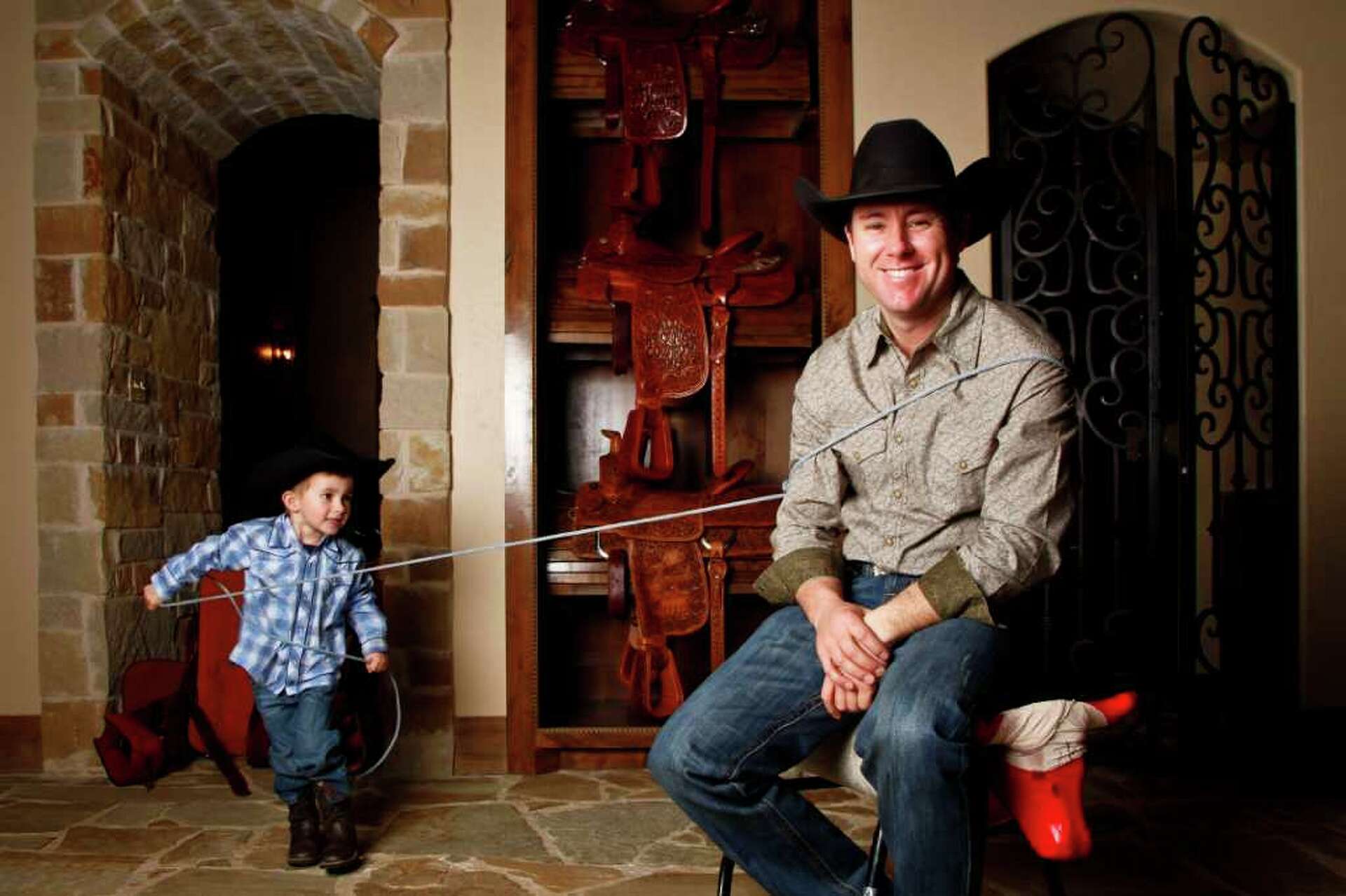 Family in tow, Brazile is 'king of rodeo' at Reliant, image size:1920x1279