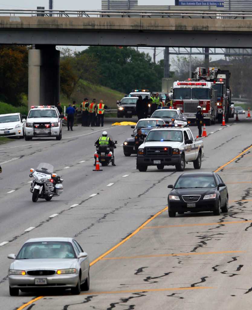 Man jumps to death off I10 overpass