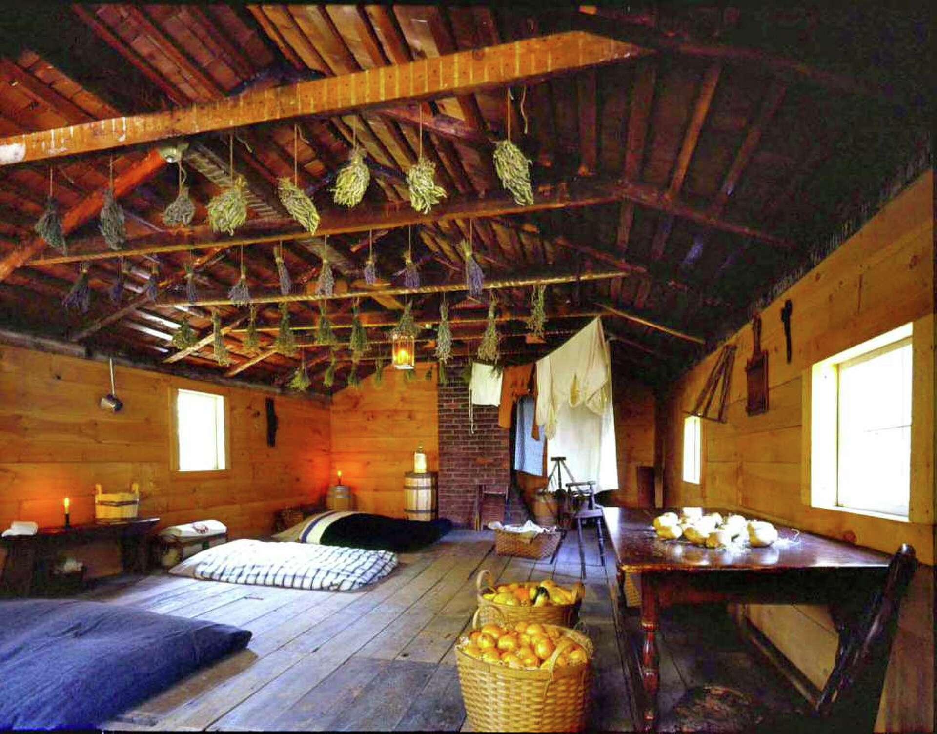 Dwelling in the past: Man sleeps in slave quarters to help preserve their  history, image size:1920x1504