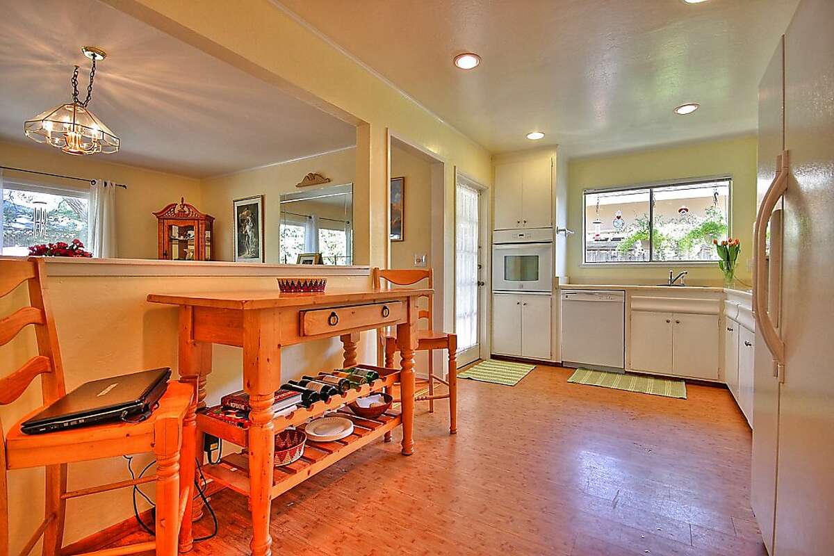 Mariner Cove ranch home in Corte Madera