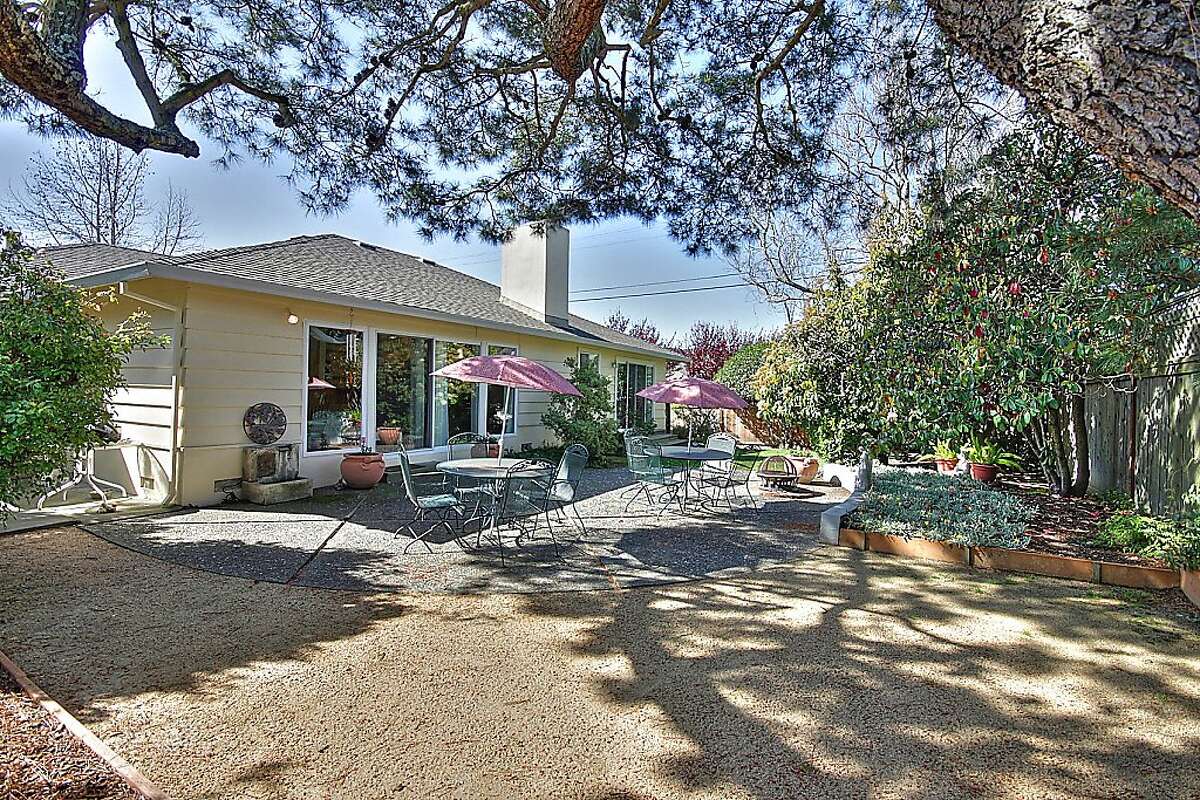 Mariner Cove ranch home in Corte Madera