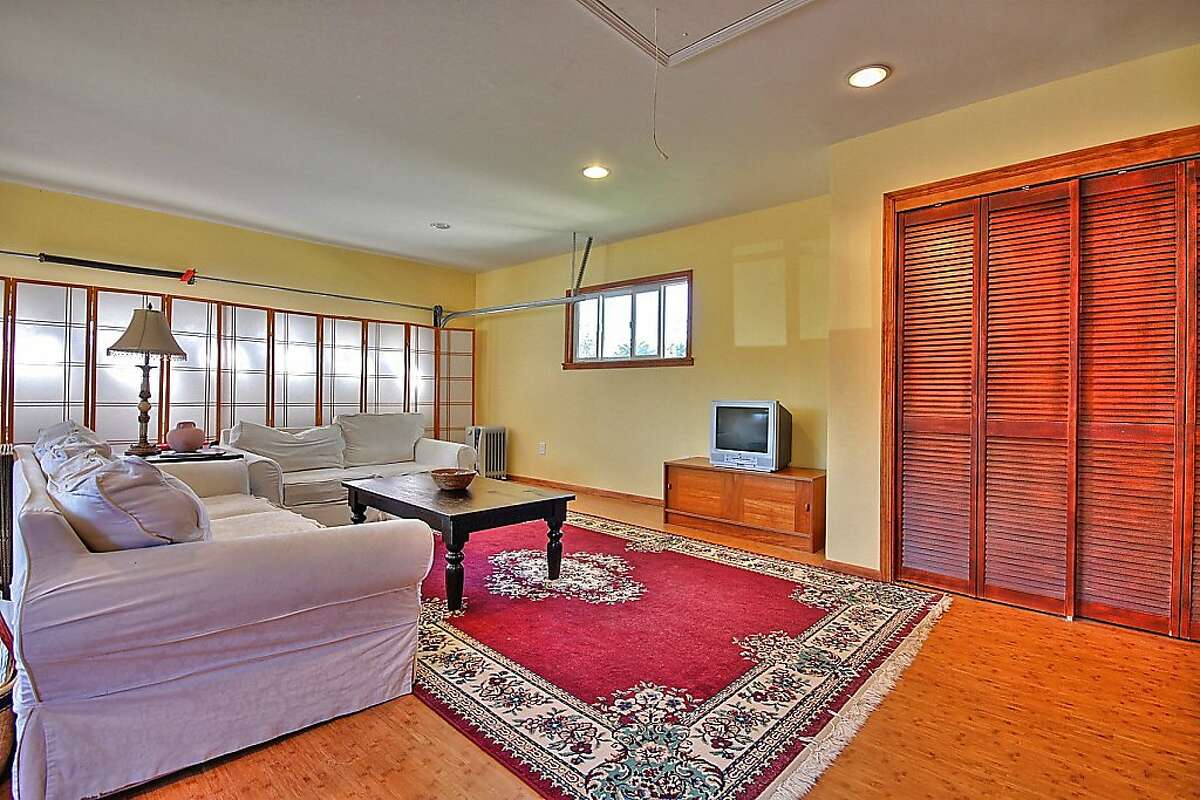 Mariner Cove ranch home in Corte Madera