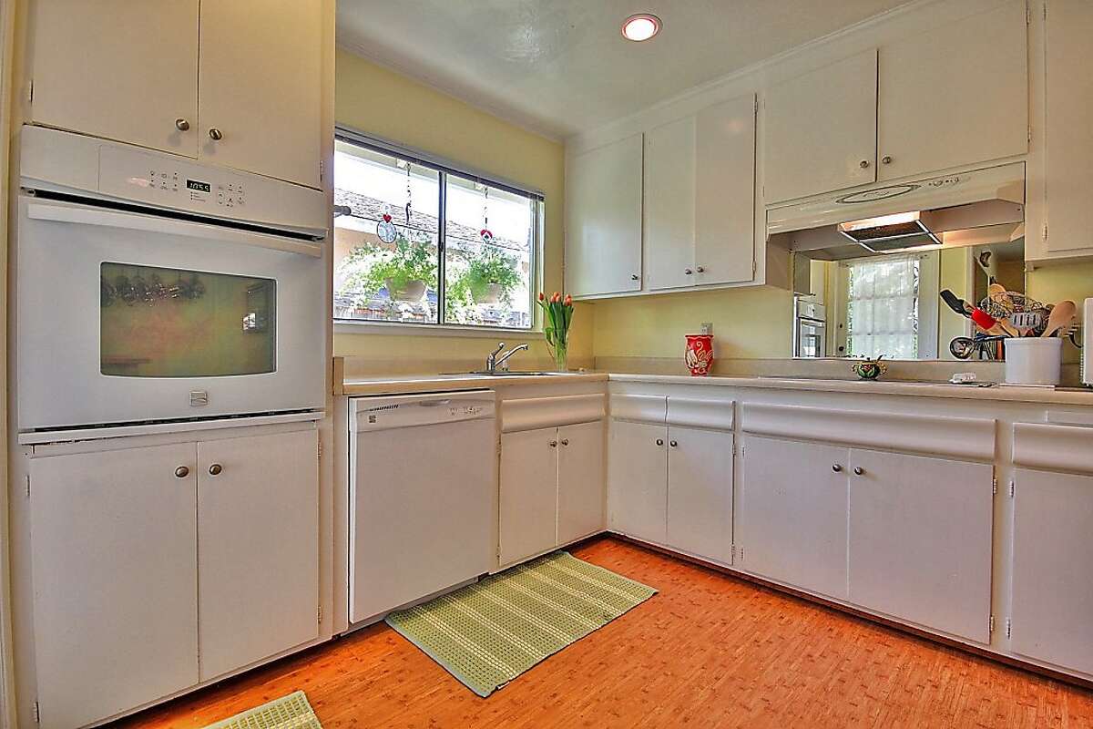 Mariner Cove ranch home in Corte Madera