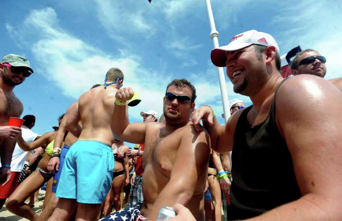 South Padre Island fills with people, fun