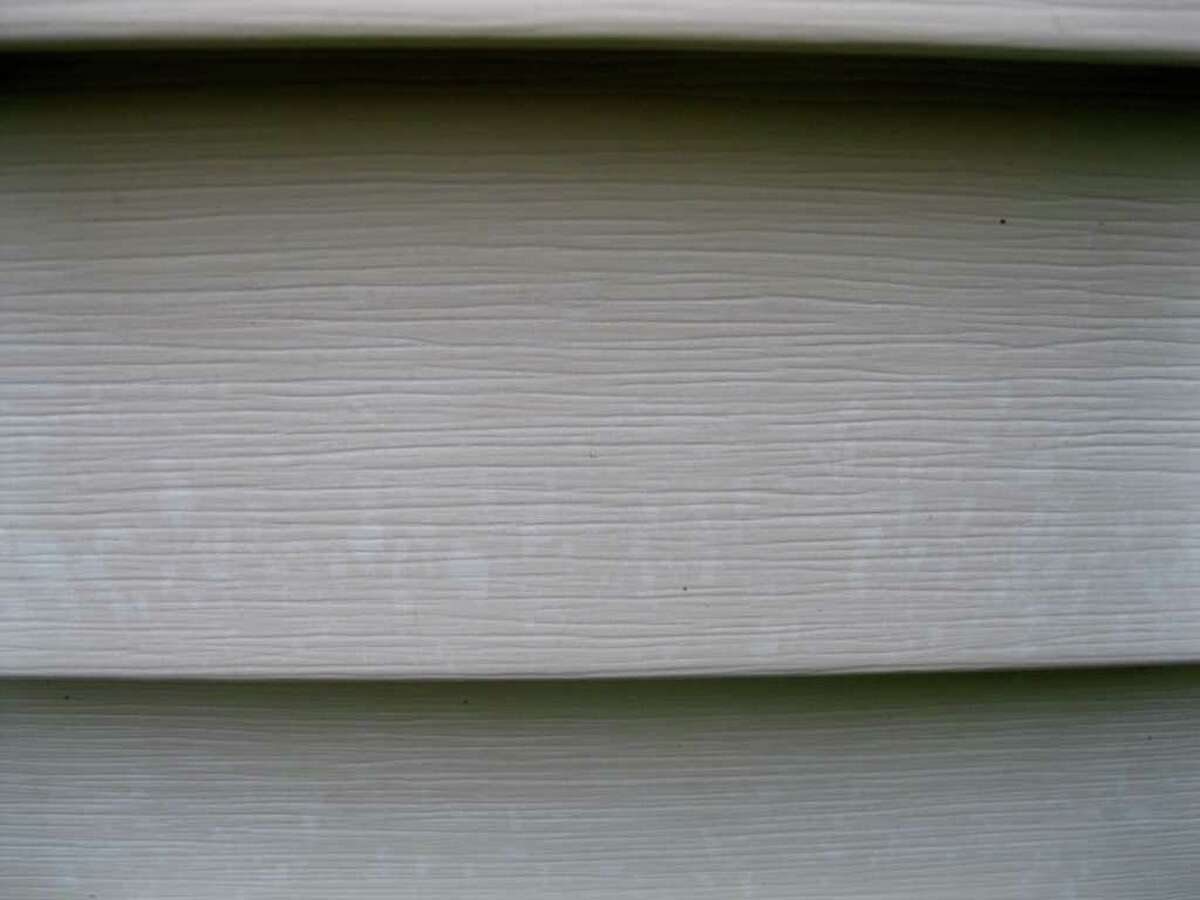 Vinyl siding cleaning leaves homeowner in spotty situation