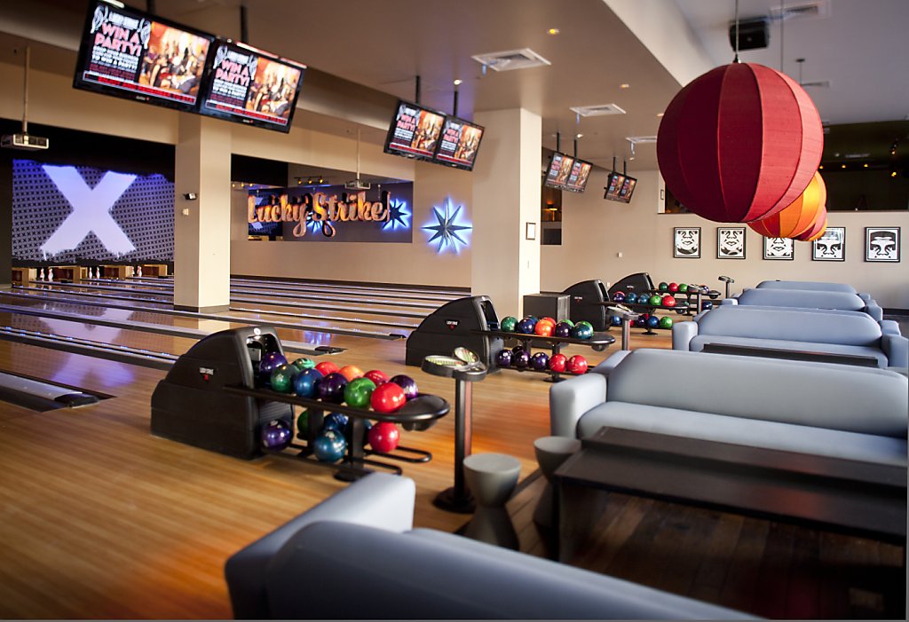 Lucky Strike in S.F.: Bowled over