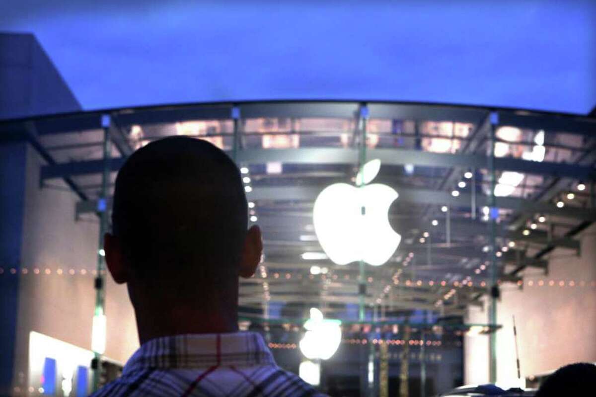 Houston's newest Apple store opens