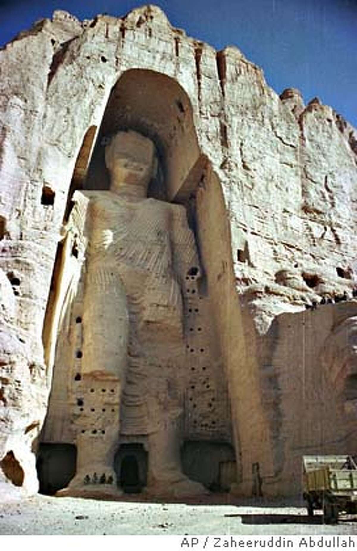 World ponders rebuilding biggest Buddhas / Some ask whether Afghanistan